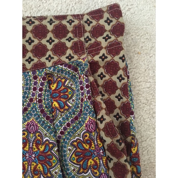 Patterned Ankle Pants - Picture 4 of 8